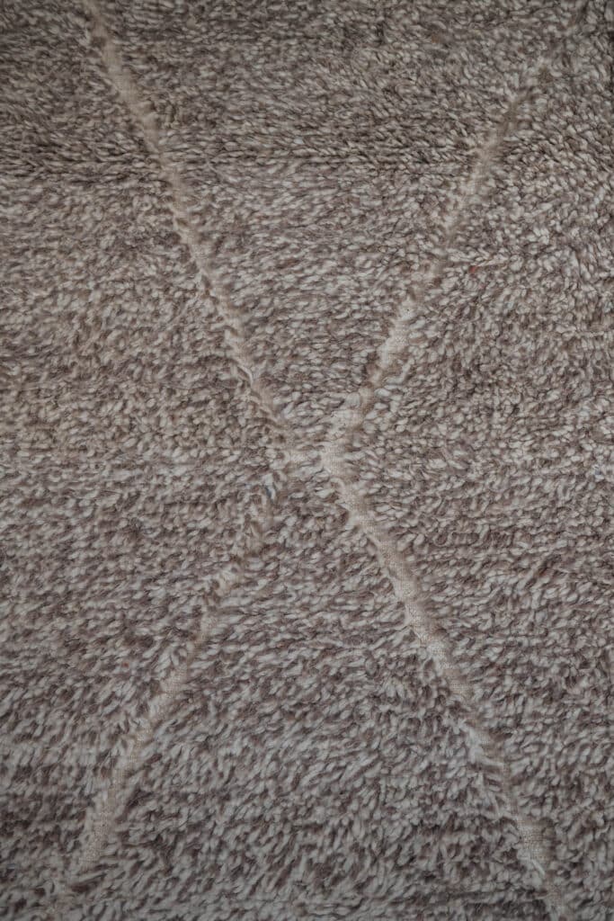 détail tissage tapis Béni Ouarain gris